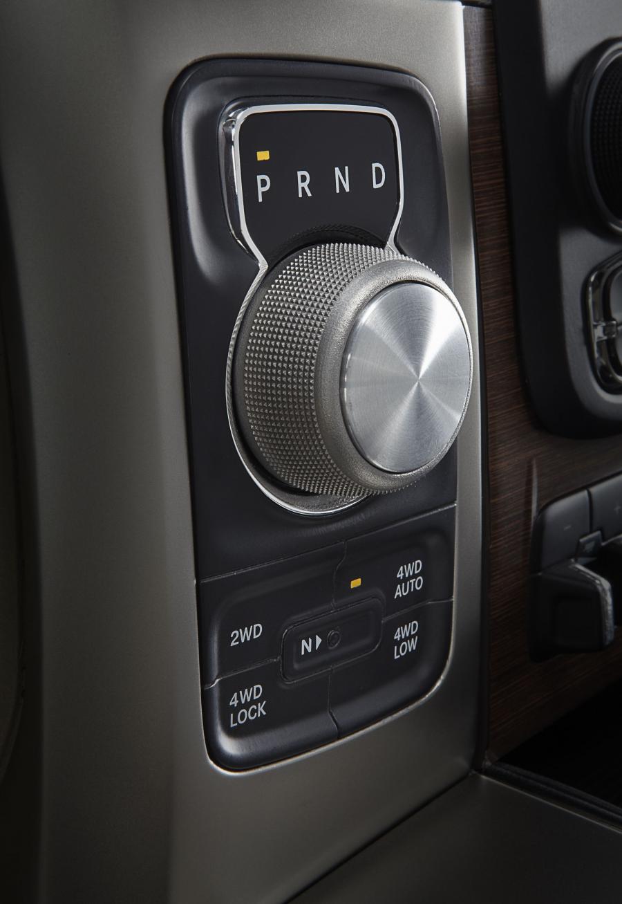  Dodge Ram 1500 2013 года  (фото 19 из 106)